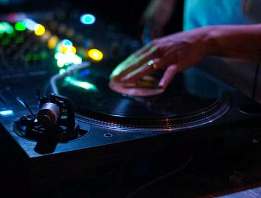 czy dj musi mieć firmę?